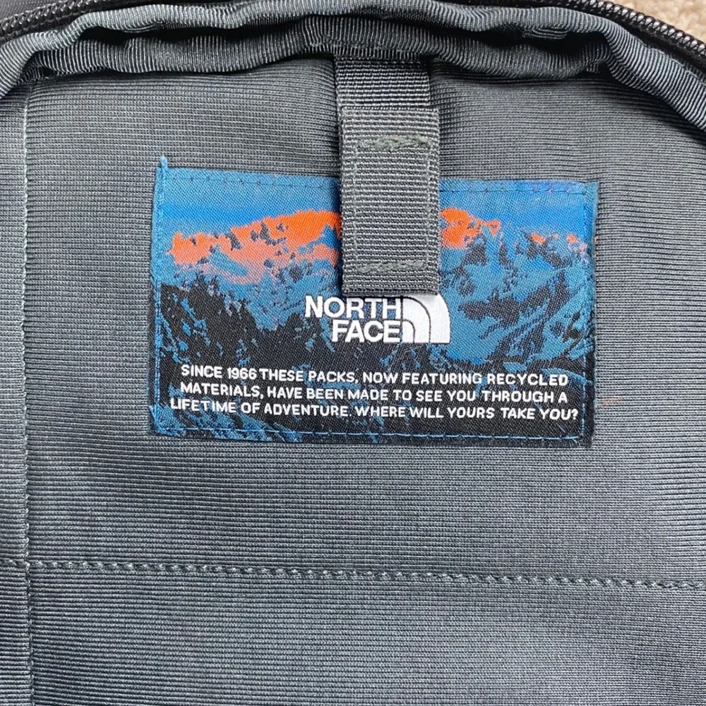 The North Face Borealis Backpack Black NF0A52SI FlexVent Hiking Travel Bag